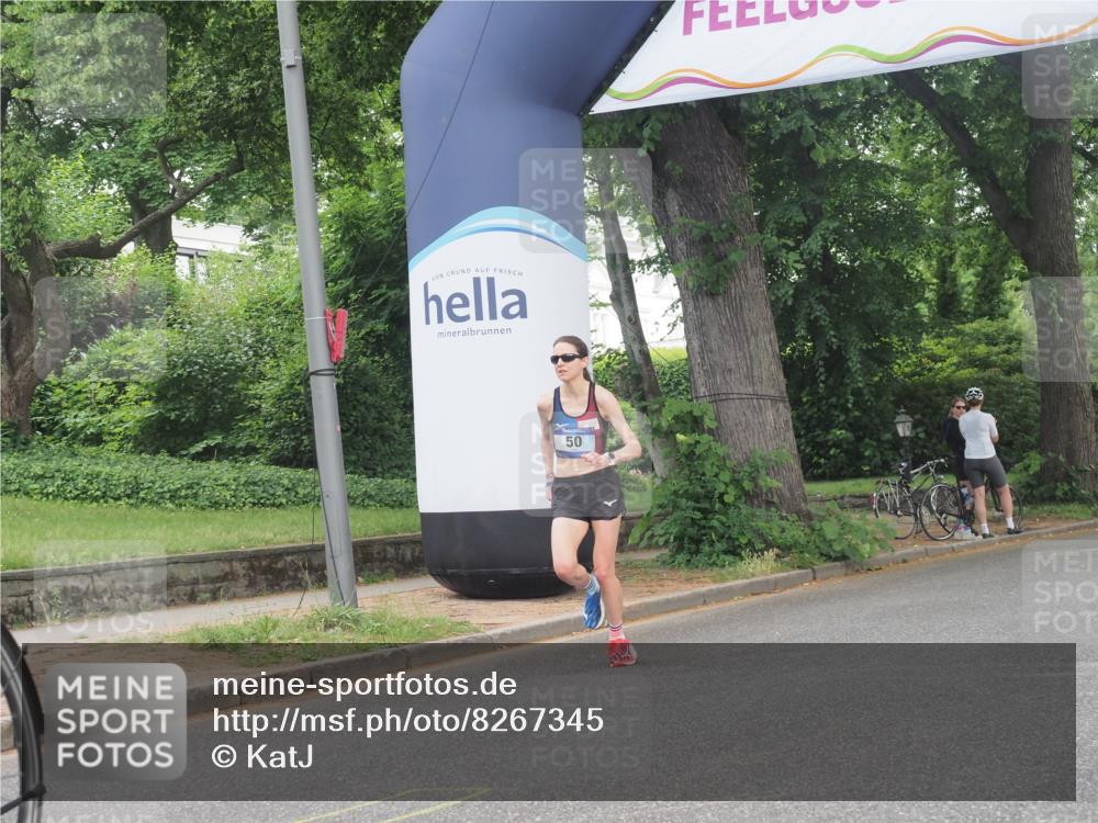 29.06.2025 - hella hamburg halbmarathon KatJ http://msf.ph/oto/8267345 29.06.2025 10:07:05 Zwischen KM18-KM19  meine-sportfotos.de