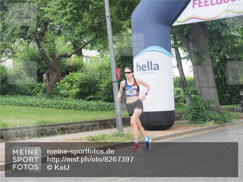 29.06.2025 - hella hamburg halbmarathon KatJ http://msf.ph/oto/8267397 29.06.2025 10:07:05 Zwischen KM18-KM19  meine-sportfotos.de