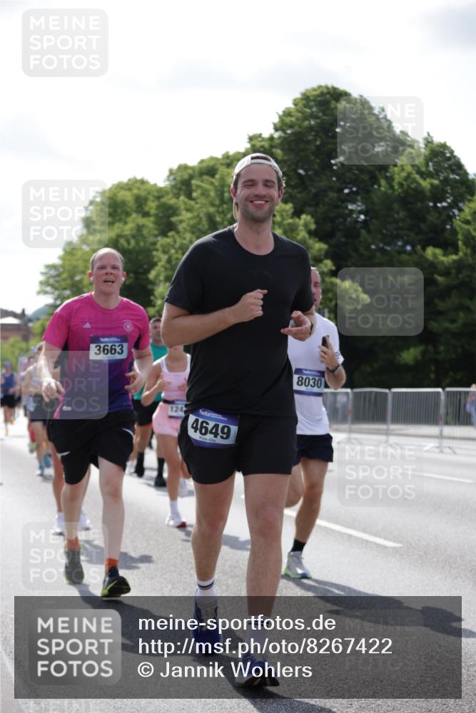 29.06.2025 - hella hamburg halbmarathon Jannik Wohlers http://msf.ph/oto/8267422 29.06.2025 10:01:02 Lombardsbrücke 1387, 1420, 1722, 1724, 2006, 2091, 2167, 3199, 3425, 3663, 4249, 4319, 4322, 4370, 4649, 5547, 5570, 5675, 6087, 6281, 0000, 6302, 6591, 6921, 6924, 7287, 7846, 8030, 8045, 8046, 8191, 8392, 8691, 8822, 10281, 10301, 10383, 10576, 11043, 11465, 12475, 13516, 13528, 13551, 13699, 14867, 15083, 15550, 15637, 15726, 16063, 16367, 16395, 16517, 16602, 16754, 17140, 17387, 17441, 17890, 18290, 18327, 18355, 18716, 18717, 18796, 18833, 19002, 19003, 19160 meine-sportfotos.de
