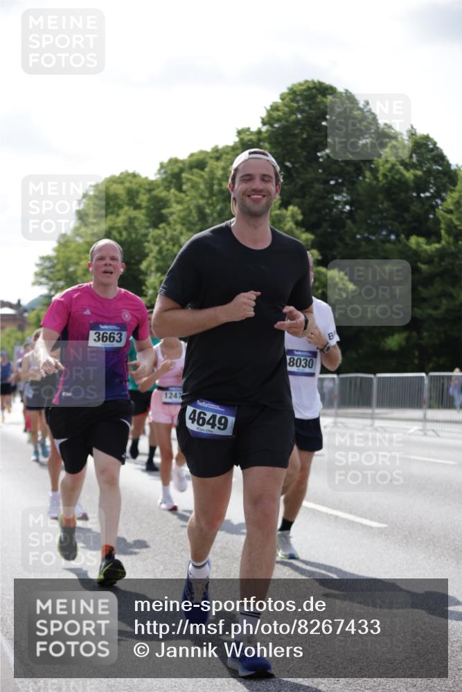 29.06.2025 - hella hamburg halbmarathon Jannik Wohlers http://msf.ph/oto/8267433 29.06.2025 10:01:02 Lombardsbrücke 1387, 1420, 1722, 1724, 2006, 2091, 2167, 3199, 3425, 3663, 4249, 4319, 4322, 4370, 4649, 5547, 5570, 5675, 6087, 6281, 0000, 6302, 6591, 6921, 6924, 7287, 7846, 8030, 8045, 8046, 8191, 8392, 8691, 8822, 10281, 10301, 10383, 10576, 11043, 11465, 12475, 13516, 13528, 13551, 13699, 14867, 15083, 15550, 15637, 15726, 16063, 16367, 16395, 16517, 16602, 16754, 17140, 17387, 17441, 17890, 18290, 18327, 18355, 18716, 18717, 18796, 18833, 19002, 19003, 19160 meine-sportfotos.de