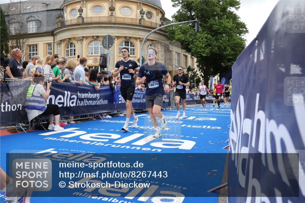 29.06.2025 - hella hamburg halbmarathon Strokosch-Dieckow http://msf.ph/oto/8267443 29.06.2025 10:45:38 Ziel 2138, 2415, 4854, 5047, 5623, 6071, 6711, 8374, 8668, 11291, 11495, 12154, 13975, 14374, 14764, 15666, 16617, 17332, 17674, 17835, 18862, 18878 meine-sportfotos.de
