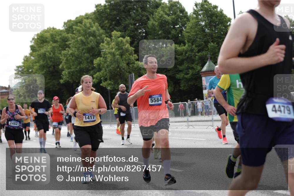 29.06.2025 - hella hamburg halbmarathon Jannik Wohlers http://msf.ph/oto/8267457 29.06.2025 10:33:35 Lombardsbrücke 1417, 1705, 1787, 2265, 2482, 2496, 2526, 2933, 3264, 3340, 3345, 3829, 3848, 4479, 4807, 4942, 5561, 5566, 5584, 5691, 6364, 6515, 6516, 6956, 7027, 7565, 8202, 8277, 8375, 8377, 8383, 8401, 9094, 9875, 9995, 10007, 10071, 10800, 11092, 11111, 11237, 11432, 11642, 11668, 12330, 12562, 13401, 13485, 13535, 13741, 13934, 14032, 14058, 14873, 14919, 15792, 15845, 16115, 16578, 17440, 17953, 19145, 19164 meine-sportfotos.de