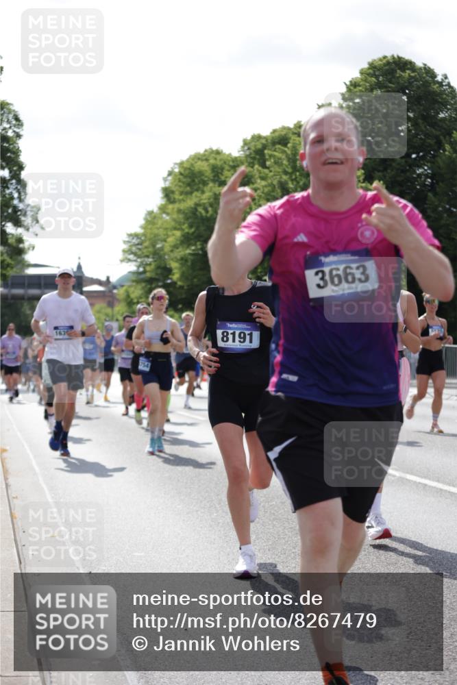 29.06.2025 - hella hamburg halbmarathon Jannik Wohlers http://msf.ph/oto/8267479 29.06.2025 10:01:03 Lombardsbrücke 1387, 1722, 1724, 2006, 2091, 2167, 2591, 3199, 3425, 3663, 4249, 4319, 4322, 4370, 4649, 5547, 5570, 5675, 6087, 6281, 0000, 6302, 6591, 6921, 6924, 7287, 7846, 8030, 8191, 8392, 8691, 8822, 10281, 10301, 10383, 10576, 11043, 11465, 12475, 13516, 13528, 13551, 13699, 13796, 14867, 15083, 15550, 15637, 15726, 16063, 16367, 16395, 16754, 17140, 17441, 17890, 18290, 18355, 18716, 18717, 18739, 18796, 18833, 18899, 19002, 19003, 19160 meine-sportfotos.de