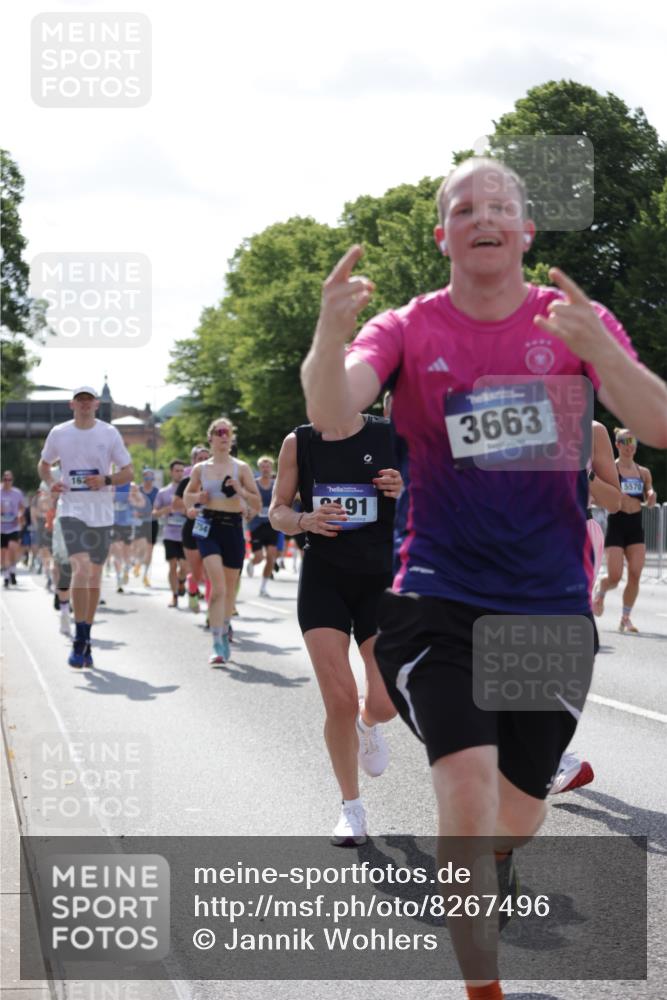 29.06.2025 - hella hamburg halbmarathon Jannik Wohlers http://msf.ph/oto/8267496 29.06.2025 10:01:03 Lombardsbrücke 1387, 1722, 1724, 2006, 2091, 2167, 2591, 3199, 3425, 3663, 4249, 4319, 4322, 4370, 4649, 5547, 5570, 5675, 6087, 6281, 0000, 6302, 6591, 6921, 6924, 7287, 7846, 8030, 8191, 8392, 8691, 8822, 10281, 10301, 10383, 10576, 11043, 11465, 12475, 13516, 13528, 13551, 13699, 13796, 14867, 15083, 15550, 15637, 15726, 16063, 16367, 16395, 16754, 17140, 17441, 17890, 18290, 18355, 18716, 18717, 18739, 18796, 18833, 18899, 19002, 19003, 19160 meine-sportfotos.de