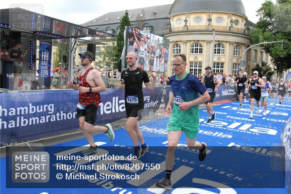 29.06.2025 - hella hamburg halbmarathon Michael Strokosch http://msf.ph/oto/8267550 29.06.2025 10:52:46 Ziel 2287, 2346, 3999, 5116, 5169, 5194, 7475, 8172, 9869, 10115, 11459, 12482, 14122, 14805, 16467, 17198, 18331, 19244 meine-sportfotos.de