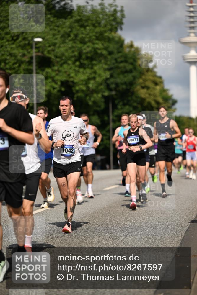 29.06.2025 - hella hamburg halbmarathon Dr. Thomas Lammeyer http://msf.ph/oto/8267597 29.06.2025 09:52:25 Kennedybrücke 1042, 1571, 1600, 2262, 2797, 3547, 4062, 4359, 4381, 5003, 6037, 6047, 7310, 7482, 7981, 8002, 8121, 9640, 9643, 10190, 10451, 10738, 10877, 11106, 11423 meine-sportfotos.de