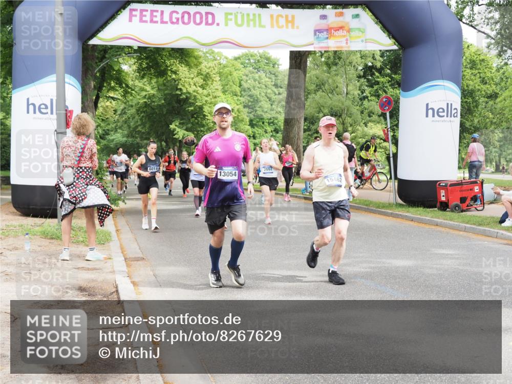 29.06.2025 - hella hamburg halbmarathon MichiJ http://msf.ph/oto/8267629 29.06.2025 10:54:59 Zwischen KM18-KM19 2594, 2852, 4494, 6014, 6089, 6181, 9527, 12556, 13054, 15150, 15462, 16186 meine-sportfotos.de