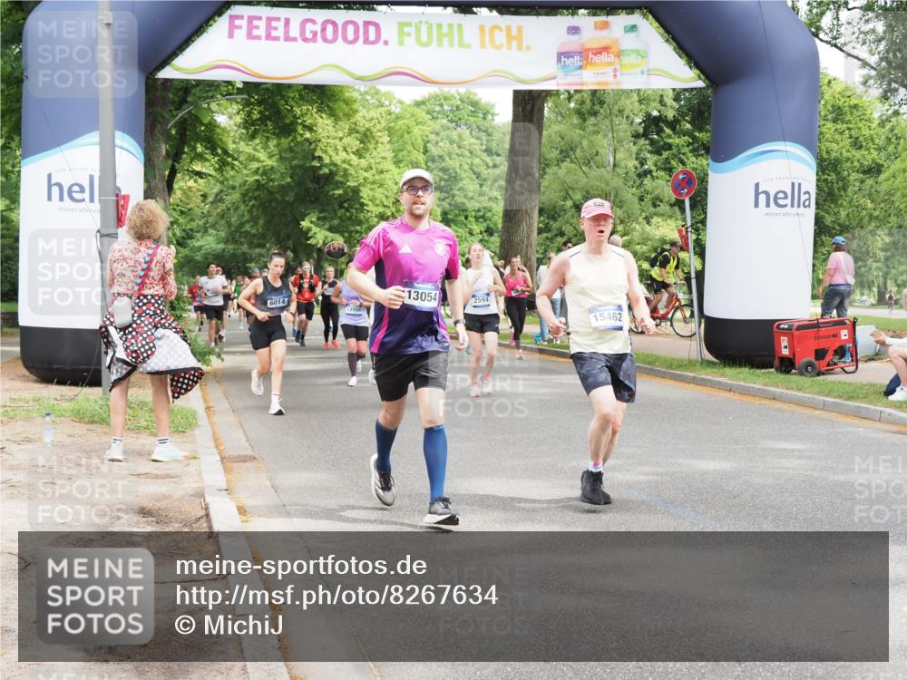 29.06.2025 - hella hamburg halbmarathon MichiJ http://msf.ph/oto/8267634 29.06.2025 10:54:59 Zwischen KM18-KM19 2594, 2852, 4494, 6014, 6089, 6181, 9527, 12556, 13054, 15150, 15462, 16186 meine-sportfotos.de