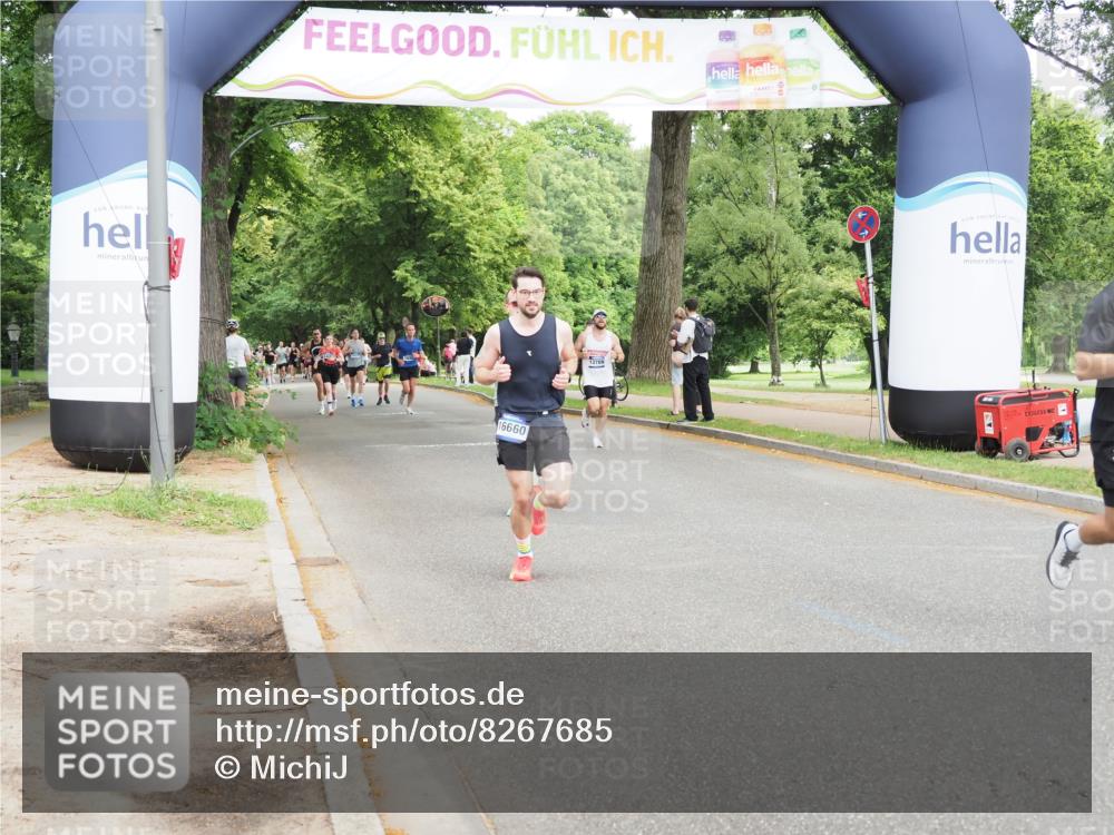 29.06.2025 - hella hamburg halbmarathon MichiJ http://msf.ph/oto/8267685 29.06.2025 10:30:49 Zwischen KM18-KM19 5682, 6770, 9833, 10469, 15270, 16084, 16295, 16660, 17016 meine-sportfotos.de