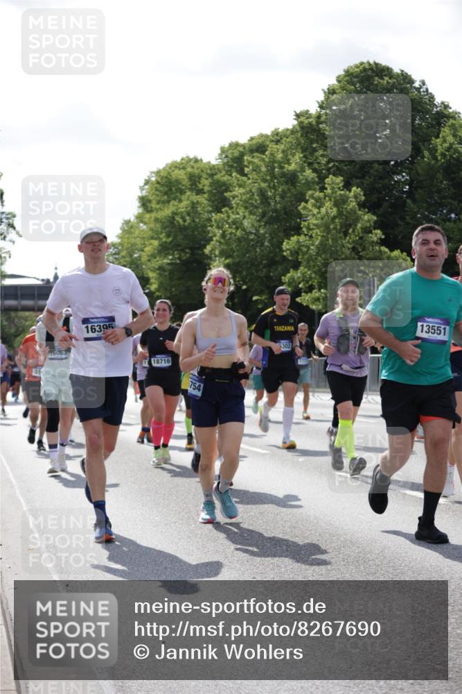 29.06.2025 - hella hamburg halbmarathon Jannik Wohlers http://msf.ph/oto/8267690 29.06.2025 10:01:05 Lombardsbrücke 1329, 1387, 1722, 1724, 2006, 2091, 2167, 2591, 3199, 3425, 3663, 4319, 4322, 4370, 4649, 4663, 5547, 5570, 5675, 6087, 6281, 0000, 6302, 6591, 6921, 6924, 7287, 8030, 8191, 8392, 8691, 8822, 8926, 10281, 10301, 10576, 11043, 11465, 12475, 13516, 13528, 13551, 13699, 13796, 14375, 14867, 15083, 15093, 15550, 15637, 15726, 16063, 16367, 16395, 16754, 17140, 17441, 17890, 18232, 18290, 18355, 18716, 18717, 18739, 18833, 18899, 18954, 19002, 19003, 19160 meine-sportfotos.de
