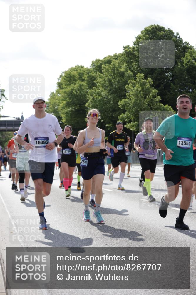 29.06.2025 - hella hamburg halbmarathon Jannik Wohlers http://msf.ph/oto/8267707 29.06.2025 10:01:05 Lombardsbrücke 1329, 1387, 1722, 1724, 2006, 2091, 2167, 2591, 3199, 3425, 3663, 4319, 4322, 4370, 4649, 4663, 5547, 5570, 5675, 6087, 6281, 0000, 6302, 6591, 6921, 6924, 7287, 8030, 8191, 8392, 8691, 8822, 8926, 10281, 10301, 10576, 11043, 11465, 12475, 13516, 13528, 13551, 13699, 13796, 14375, 14867, 15083, 15093, 15550, 15637, 15726, 16063, 16367, 16395, 16754, 17140, 17441, 17890, 18232, 18290, 18355, 18716, 18717, 18739, 18833, 18899, 18954, 19002, 19003, 19160 meine-sportfotos.de