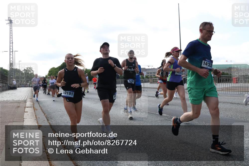 29.06.2025 - hella hamburg halbmarathon Lena Gebhardt http://msf.ph/oto/8267724 29.06.2025 09:57:23 Lombardsbrücke 1030, 1086, 1193, 1327, 1381, 1422, 1442, 1537, 1657, 1783, 2025, 2074, 2111, 2119, 2252, 2340, 2444, 2488, 2595, 2814, 2839, 2855, 2869, 3048, 3093, 3096, 3103, 3575, 3698, 3791, 3999, 4261, 4299, 4379, 4558, 4726, 4770, 4986, 5008, 5013, 5018, 5021, 5024, 5319, 5633, 5744, 5820, 5907, 6125, 6374, 6377, 6631, 6720, 6762, 6795, 6942, 7177, 7221, 7259, 7397, 7742, 7918, 7930, 7932, 8112, 8313, 8651, 8813, 8930, 9060, 9316, 9497, 10191 meine-sportfotos.de