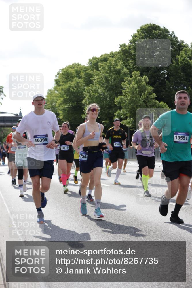 29.06.2025 - hella hamburg halbmarathon Jannik Wohlers http://msf.ph/oto/8267735 29.06.2025 10:01:05 Lombardsbrücke 1329, 1387, 1722, 1724, 2006, 2091, 2167, 2591, 3199, 3425, 3663, 4319, 4322, 4370, 4649, 4663, 5547, 5570, 5675, 6087, 6281, 0000, 6302, 6591, 6921, 6924, 7287, 8030, 8191, 8392, 8691, 8822, 8926, 10281, 10301, 10576, 11043, 11465, 12475, 13516, 13528, 13551, 13699, 13796, 14375, 14867, 15083, 15093, 15550, 15637, 15726, 16063, 16367, 16395, 16754, 17140, 17441, 17890, 18232, 18290, 18355, 18716, 18717, 18739, 18833, 18899, 18954, 19002, 19003, 19160 meine-sportfotos.de