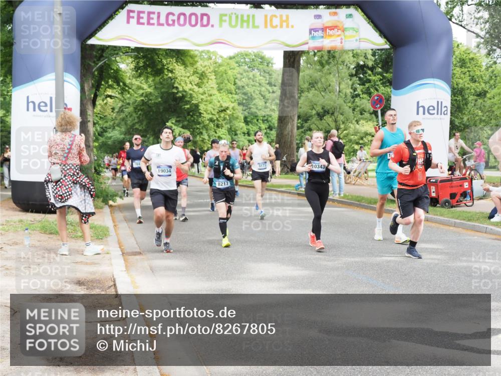 29.06.2025 - hella hamburg halbmarathon MichiJ http://msf.ph/oto/8267805 29.06.2025 10:55:04 Zwischen KM18-KM19 1785, 2594, 4950, 5670, 6014, 7741, 8217, 10343, 12556, 13054, 14785, 15462 meine-sportfotos.de