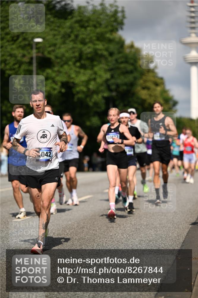 29.06.2025 - hella hamburg halbmarathon Dr. Thomas Lammeyer http://msf.ph/oto/8267844 29.06.2025 09:52:26 Kennedybrücke 1042, 1571, 1600, 2262, 2797, 3547, 4062, 4359, 4381, 5003, 6037, 6047, 7310, 7482, 7981, 8002, 8121, 9640, 9643, 10190, 10369, 10451, 10738, 10877, 11106, 11423 meine-sportfotos.de