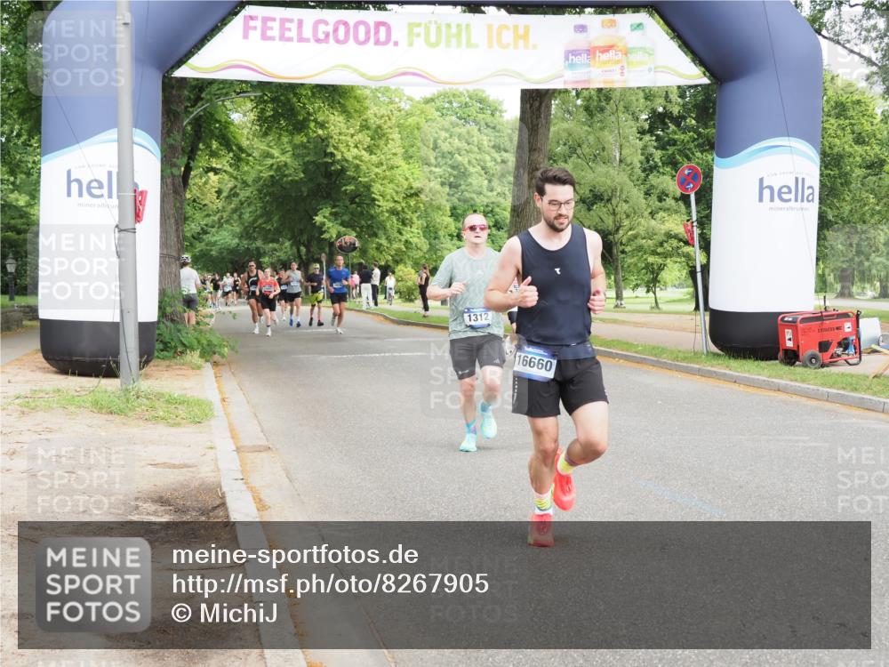 29.06.2025 - hella hamburg halbmarathon MichiJ http://msf.ph/oto/8267905 29.06.2025 10:30:50 Zwischen KM18-KM19 1312, 5682, 6770, 9833, 10469, 15270, 16084, 16295, 16660, 17016 meine-sportfotos.de