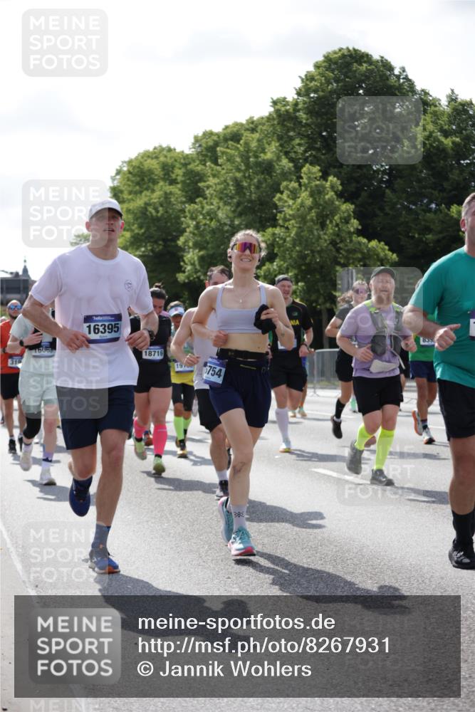 29.06.2025 - hella hamburg halbmarathon Jannik Wohlers http://msf.ph/oto/8267931 29.06.2025 10:01:05 Lombardsbrücke 1329, 1387, 1722, 1724, 2006, 2091, 2167, 2591, 3199, 3425, 3663, 4319, 4322, 4370, 4649, 4663, 5547, 5570, 5675, 6087, 6281, 0000, 6302, 6591, 6921, 6924, 7287, 8030, 8191, 8392, 8691, 8822, 8926, 10281, 10301, 10576, 11043, 11465, 12475, 13516, 13528, 13551, 13699, 13796, 14375, 14867, 15083, 15093, 15550, 15637, 15726, 16063, 16367, 16395, 16754, 17140, 17441, 17890, 18232, 18290, 18355, 18716, 18717, 18739, 18833, 18899, 18954, 19002, 19003, 19160 meine-sportfotos.de