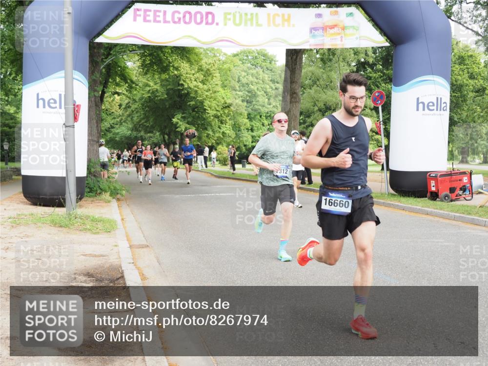29.06.2025 - hella hamburg halbmarathon MichiJ http://msf.ph/oto/8267974 29.06.2025 10:30:50 Zwischen KM18-KM19 1312, 5682, 6770, 9833, 10469, 15270, 16084, 16295, 16660, 17016 meine-sportfotos.de