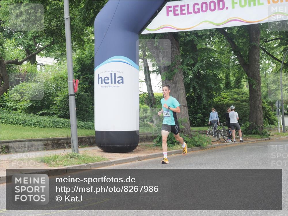 29.06.2025 - hella hamburg halbmarathon KatJ http://msf.ph/oto/8267986 29.06.2025 10:07:17 Zwischen KM18-KM19 3944 meine-sportfotos.de