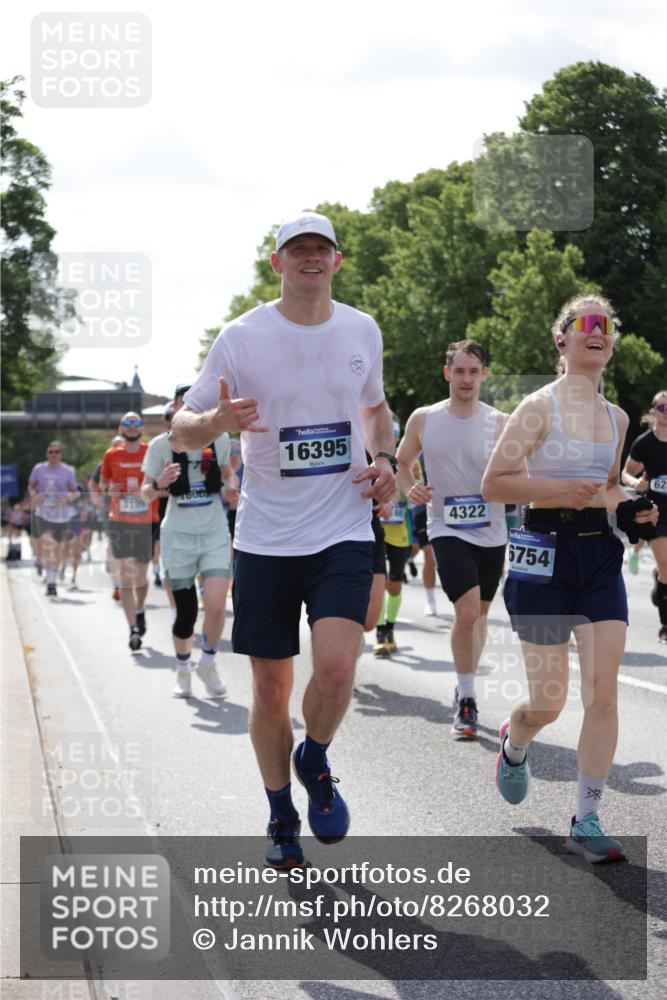 29.06.2025 - hella hamburg halbmarathon Jannik Wohlers http://msf.ph/oto/8268032 29.06.2025 10:01:06 Lombardsbrücke 1329, 1722, 1724, 2091, 2167, 2591, 3199, 3425, 3663, 4319, 4322, 4370, 4649, 4663, 5547, 5570, 5675, 6087, 6281, 0000, 6302, 6591, 6921, 6924, 7287, 8030, 8191, 8392, 8691, 8822, 8926, 10281, 10301, 10576, 10915, 11043, 11465, 12475, 13516, 13528, 13551, 13699, 13796, 14375, 14867, 15083, 15093, 15550, 15637, 16063, 16367, 16395, 16754, 16909, 17140, 17441, 17890, 18232, 18290, 18716, 18717, 18739, 18833, 18899, 18954, 19002, 19003, 19160 meine-sportfotos.de