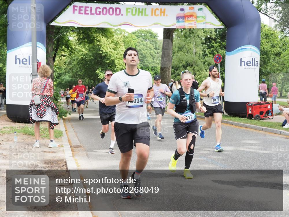 29.06.2025 - hella hamburg halbmarathon MichiJ http://msf.ph/oto/8268049 29.06.2025 10:55:06 Zwischen KM18-KM19 1785, 2594, 4950, 5670, 6014, 7741, 8217, 9173, 10343, 12556, 13054, 14785, 15462, 19034 meine-sportfotos.de