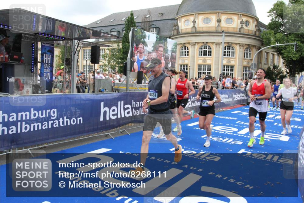 29.06.2025 - hella hamburg halbmarathon Michael Strokosch http://msf.ph/oto/8268111 29.06.2025 10:52:51 Ziel 1257, 1657, 2287, 2444, 2814, 2910, 3999, 5077, 5169, 5194, 8172, 8955, 9065, 9163, 10811, 11217, 11992, 12482, 14198, 14286, 14805, 16467, 17198, 18331, 19244 meine-sportfotos.de