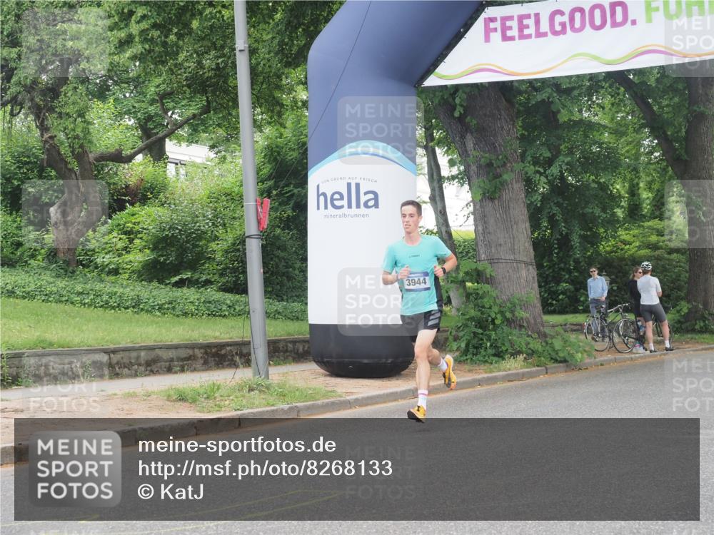 29.06.2025 - hella hamburg halbmarathon KatJ http://msf.ph/oto/8268133 29.06.2025 10:07:18 Zwischen KM18-KM19 3944 meine-sportfotos.de