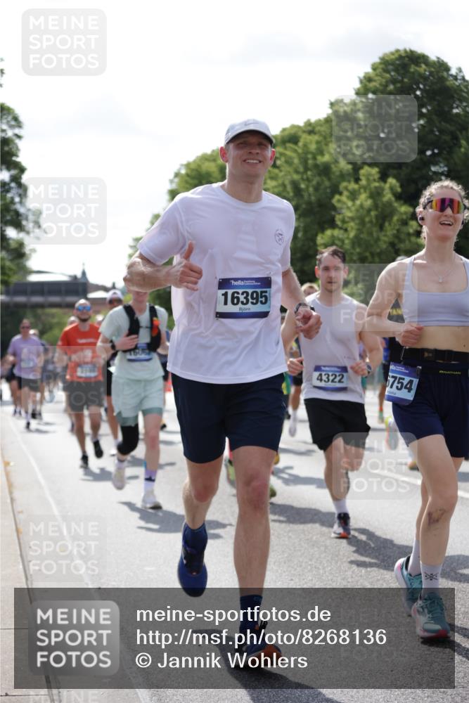 29.06.2025 - hella hamburg halbmarathon Jannik Wohlers http://msf.ph/oto/8268136 29.06.2025 10:01:06 Lombardsbrücke 1329, 1722, 1724, 2091, 2167, 2591, 3199, 3425, 3663, 4319, 4322, 4370, 4649, 4663, 5547, 5570, 5675, 6087, 6281, 0000, 6302, 6591, 6921, 6924, 7287, 8030, 8191, 8392, 8691, 8822, 8926, 10281, 10301, 10576, 10915, 11043, 11465, 12475, 13516, 13528, 13551, 13699, 13796, 14375, 14867, 15083, 15093, 15550, 15637, 16063, 16367, 16395, 16754, 16909, 17140, 17441, 17890, 18232, 18290, 18716, 18717, 18739, 18833, 18899, 18954, 19002, 19003, 19160 meine-sportfotos.de