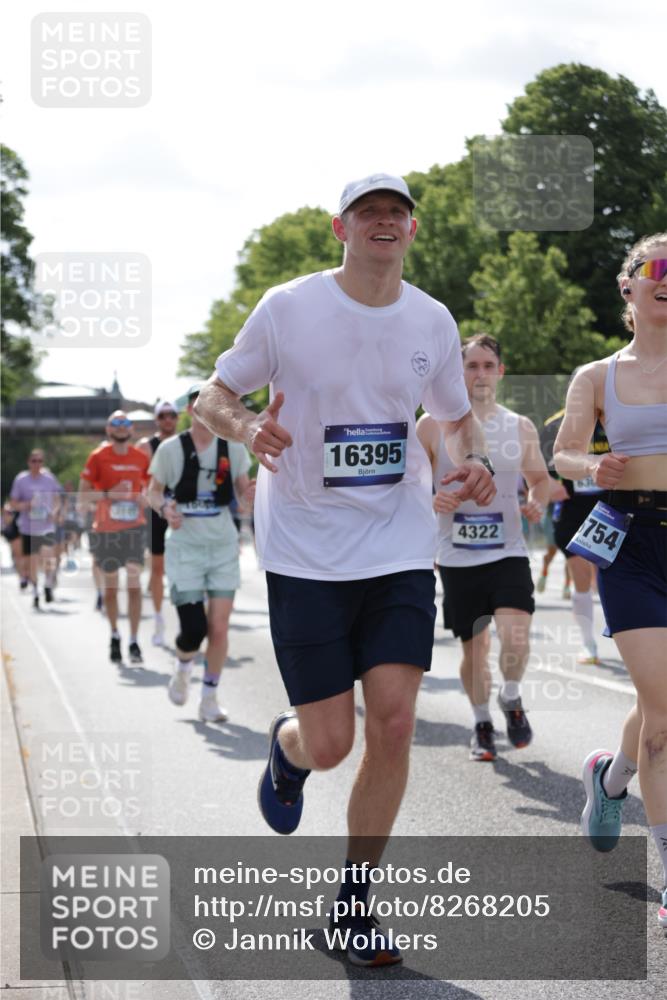 29.06.2025 - hella hamburg halbmarathon Jannik Wohlers http://msf.ph/oto/8268205 29.06.2025 10:01:06 Lombardsbrücke 1329, 1722, 1724, 2091, 2167, 2591, 3199, 3425, 3663, 4319, 4322, 4370, 4649, 4663, 5547, 5570, 5675, 6087, 6281, 0000, 6302, 6591, 6921, 6924, 7287, 8030, 8191, 8392, 8691, 8822, 8926, 10281, 10301, 10576, 10915, 11043, 11465, 12475, 13516, 13528, 13551, 13699, 13796, 14375, 14867, 15083, 15093, 15550, 15637, 16063, 16367, 16395, 16754, 16909, 17140, 17441, 17890, 18232, 18290, 18716, 18717, 18739, 18833, 18899, 18954, 19002, 19003, 19160 meine-sportfotos.de