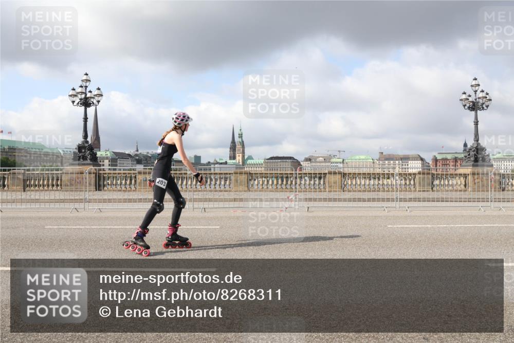 29.06.2025 - hella hamburg halbmarathon Lena Gebhardt http://msf.ph/oto/8268311 29.06.2025 09:04:41 Lombardsbrücke  meine-sportfotos.de