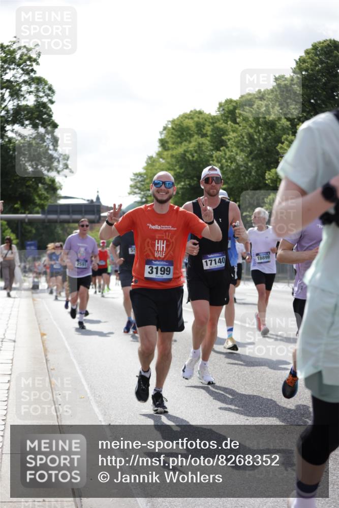 29.06.2025 - hella hamburg halbmarathon Jannik Wohlers http://msf.ph/oto/8268352 29.06.2025 10:01:08 Lombardsbrücke 1329, 1653, 1722, 1724, 2167, 2591, 2957, 3039, 3199, 3425, 3663, 4319, 4322, 4649, 4663, 5547, 5570, 5675, 6087, 6281, 6302, 6921, 6924, 7287, 8030, 8191, 8392, 8578, 8691, 8822, 8926, 10281, 10301, 10576, 10915, 11043, 12475, 13528, 13551, 13699, 13796, 14375, 14867, 15093, 15550, 15637, 16063, 16367, 16395, 16754, 16909, 17140, 17441, 17890, 18232, 18290, 18555, 18716, 18717, 18739, 18833, 18899, 18954, 19002, 19003, 19160 meine-sportfotos.de