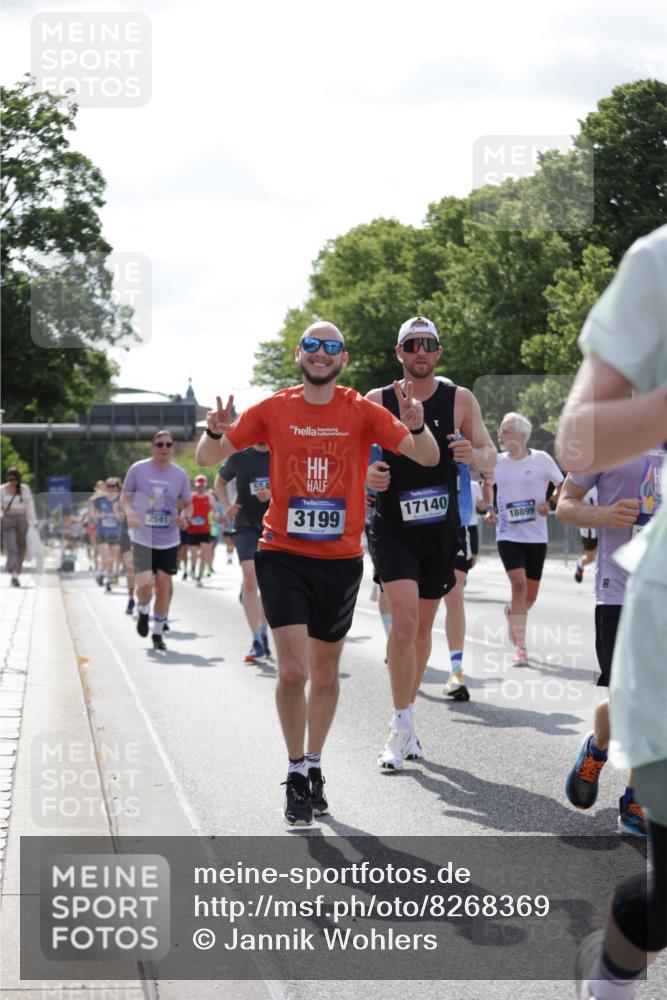 29.06.2025 - hella hamburg halbmarathon Jannik Wohlers http://msf.ph/oto/8268369 29.06.2025 10:01:08 Lombardsbrücke 1329, 1653, 1722, 1724, 2167, 2591, 2957, 3039, 3199, 3425, 3663, 4319, 4322, 4649, 4663, 5547, 5570, 5675, 6087, 6281, 6302, 6921, 6924, 7287, 8030, 8191, 8392, 8578, 8691, 8822, 8926, 10281, 10301, 10576, 10915, 11043, 12475, 13528, 13551, 13699, 13796, 14375, 14867, 15093, 15550, 15637, 16063, 16367, 16395, 16754, 16909, 17140, 17441, 17890, 18232, 18290, 18555, 18716, 18717, 18739, 18833, 18899, 18954, 19002, 19003, 19160 meine-sportfotos.de