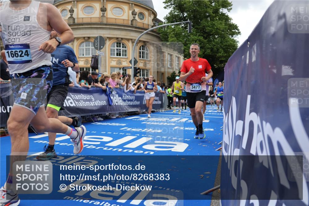 29.06.2025 - hella hamburg halbmarathon Strokosch-Dieckow http://msf.ph/oto/8268383 29.06.2025 10:45:54 Ziel 2189, 3477, 4277, 4345, 5648, 6290, 6532, 7385, 8269, 8577, 8871, 10792, 11821, 11936, 12084, 14462, 14911, 15149, 16624, 17008, 18081, 18185, 19116 meine-sportfotos.de