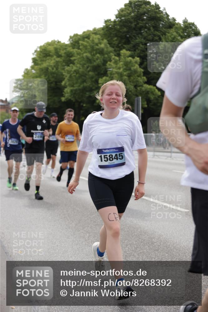 29.06.2025 - hella hamburg halbmarathon Jannik Wohlers http://msf.ph/oto/8268392 29.06.2025 10:33:41 Lombardsbrücke 1417, 1705, 1787, 2265, 2482, 2496, 2526, 2933, 3340, 3345, 3829, 3848, 4479, 4807, 5561, 5584, 5691, 6364, 7324, 7329, 8277, 9094, 9875, 10071, 10360, 10800, 11092, 11432, 11642, 11668, 12165, 12330, 12562, 12896, 13401, 13485, 13934, 14047, 14058, 14873, 14919, 15792, 15793, 15845, 15983, 16115, 16578, 17440, 17789, 17953, 18044, 19145, 19164 meine-sportfotos.de
