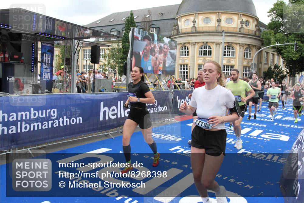 29.06.2025 - hella hamburg halbmarathon Michael Strokosch http://msf.ph/oto/8268398 29.06.2025 10:52:53 Ziel 1257, 1258, 1657, 2099, 2444, 2814, 2910, 4557, 4558, 5077, 5169, 5194, 8172, 8720, 8955, 9065, 9163, 10724, 10811, 11217, 11992, 14198, 14286, 14805, 17198, 18331, 19244 meine-sportfotos.de
