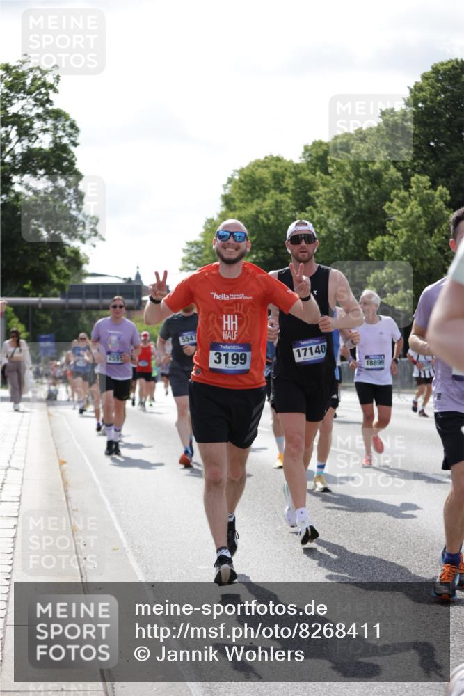 29.06.2025 - hella hamburg halbmarathon Jannik Wohlers http://msf.ph/oto/8268411 29.06.2025 10:01:09 Lombardsbrücke 1329, 1653, 1722, 1724, 1729, 2167, 2591, 2957, 3039, 3199, 3425, 3663, 4322, 4649, 4663, 5547, 5570, 5675, 6087, 6281, 6302, 6921, 7287, 8030, 8191, 8392, 8578, 8691, 8822, 8926, 10281, 10301, 10576, 10915, 11043, 12475, 12734, 13528, 13551, 13699, 13796, 14175, 14375, 14867, 15093, 15550, 15637, 16063, 16367, 16395, 16426, 16754, 16909, 17140, 17441, 17810, 17890, 18232, 18290, 18555, 18716, 18717, 18739, 18833, 18899, 18954, 19002, 19003, 19160 meine-sportfotos.de