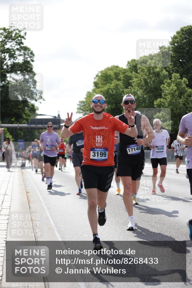 29.06.2025 - hella hamburg halbmarathon Jannik Wohlers http://msf.ph/oto/8268433 29.06.2025 10:01:09 Lombardsbrücke 1329, 1653, 1722, 1724, 1729, 2167, 2591, 2957, 3039, 3199, 3425, 3663, 4322, 4649, 4663, 5547, 5570, 5675, 6087, 6281, 6302, 6921, 7287, 8030, 8191, 8392, 8578, 8691, 8822, 8926, 10281, 10301, 10576, 10915, 11043, 12475, 12734, 13528, 13551, 13699, 13796, 14175, 14375, 14867, 15093, 15550, 15637, 16063, 16367, 16395, 16426, 16754, 16909, 17140, 17441, 17810, 17890, 18232, 18290, 18555, 18716, 18717, 18739, 18833, 18899, 18954, 19002, 19003, 19160 meine-sportfotos.de