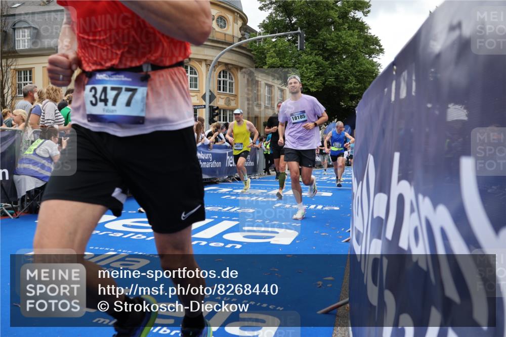 29.06.2025 - hella hamburg halbmarathon Strokosch-Dieckow http://msf.ph/oto/8268440 29.06.2025 10:45:55 Ziel 2189, 3477, 4277, 4345, 5648, 6532, 7385, 8269, 8577, 8871, 10792, 11821, 11936, 12084, 12269, 14462, 14911, 15149, 16624, 17008, 18081, 18185, 19116 meine-sportfotos.de