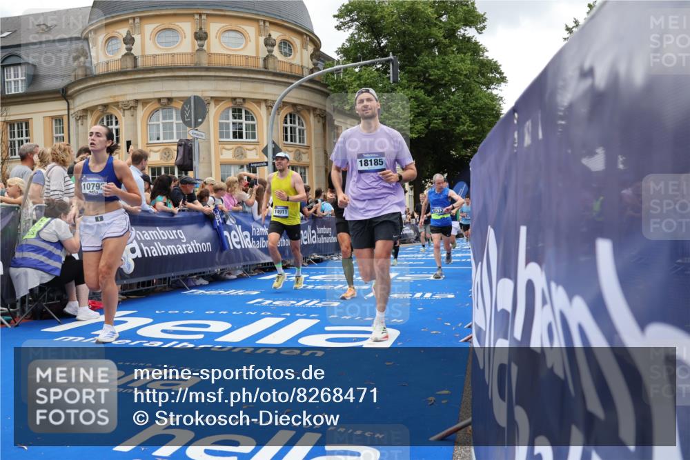 29.06.2025 - hella hamburg halbmarathon Strokosch-Dieckow http://msf.ph/oto/8268471 29.06.2025 10:45:55 Ziel 2189, 3477, 4277, 4345, 5648, 6532, 7385, 8269, 8577, 8871, 10792, 11821, 11936, 12084, 12269, 14462, 14911, 15149, 16624, 17008, 18081, 18185, 19116 meine-sportfotos.de
