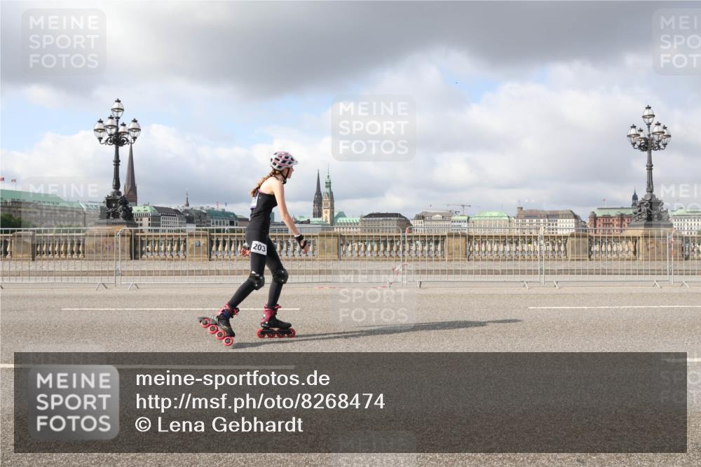 29.06.2025 - hella hamburg halbmarathon Lena Gebhardt http://msf.ph/oto/8268474 29.06.2025 09:04:41 Lombardsbrücke  meine-sportfotos.de