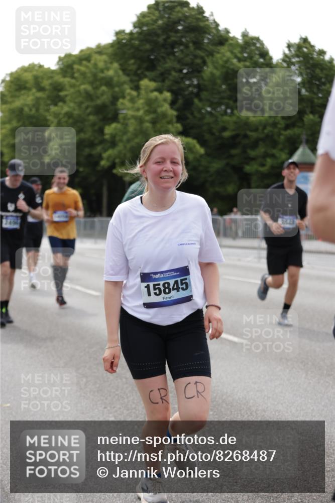 29.06.2025 - hella hamburg halbmarathon Jannik Wohlers http://msf.ph/oto/8268487 29.06.2025 10:33:41 Lombardsbrücke 1417, 1705, 1787, 2265, 2482, 2496, 2526, 2933, 3340, 3345, 3829, 3848, 4479, 4807, 5561, 5584, 5691, 6364, 7324, 7329, 8277, 9094, 9875, 10071, 10360, 10800, 11092, 11432, 11642, 11668, 12165, 12330, 12562, 12896, 13401, 13485, 13934, 14047, 14058, 14873, 14919, 15792, 15793, 15845, 15983, 16115, 16578, 17440, 17789, 17953, 18044, 19145, 19164 meine-sportfotos.de
