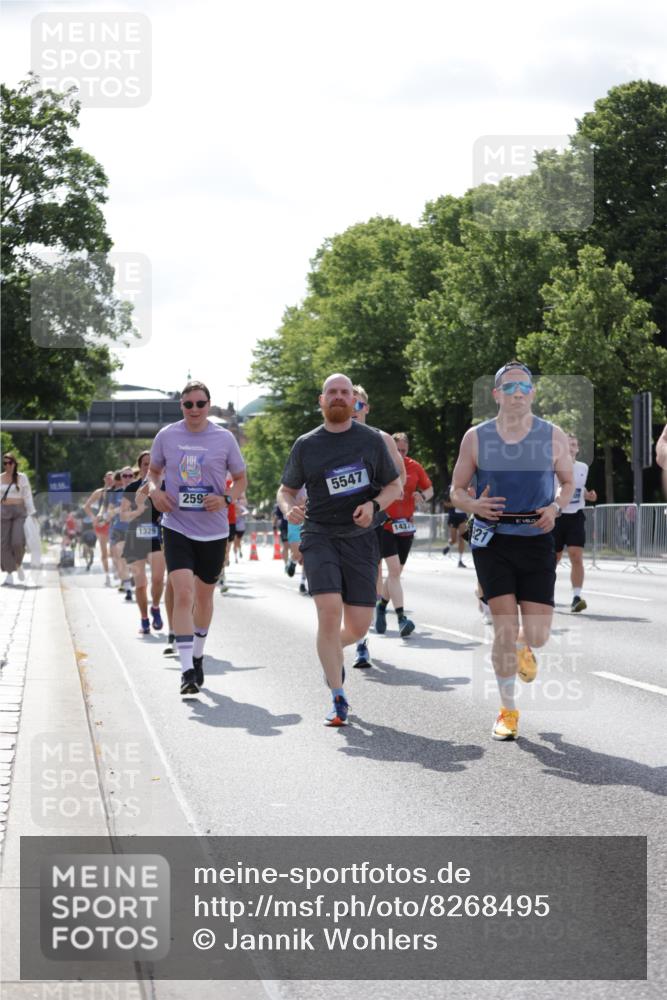 29.06.2025 - hella hamburg halbmarathon Jannik Wohlers http://msf.ph/oto/8268495 29.06.2025 10:01:10 Lombardsbrücke 1329, 1464, 1653, 1722, 1724, 1729, 2167, 2591, 2806, 2957, 3039, 3199, 3425, 3663, 4322, 4649, 4663, 5547, 5570, 5675, 6087, 6281, 6302, 6921, 7287, 8030, 8191, 8392, 8578, 8691, 8822, 8926, 10281, 10301, 10915, 11043, 12475, 12734, 13528, 13551, 13699, 13796, 14175, 14176, 14375, 14867, 15093, 15550, 15637, 16063, 16367, 16395, 16426, 16754, 16909, 17140, 17441, 17810, 17890, 18232, 18290, 18555, 18716, 18717, 18739, 18899, 18954, 19160 meine-sportfotos.de