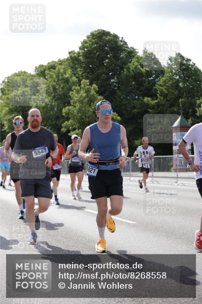 29.06.2025 - hella hamburg halbmarathon Jannik Wohlers http://msf.ph/oto/8268558 29.06.2025 10:01:11 Lombardsbrücke 1329, 1464, 1653, 1722, 1724, 1729, 1940, 2167, 2591, 2806, 2957, 3039, 3199, 3425, 3663, 4322, 4649, 4663, 5547, 5570, 5675, 6087, 6281, 6302, 6921, 7287, 8030, 8191, 8392, 8578, 8691, 8822, 8926, 10281, 10301, 10915, 11043, 12475, 12734, 13528, 13551, 13699, 13796, 14175, 14176, 14375, 14867, 15093, 15550, 15637, 16063, 16367, 16395, 16426, 16754, 16909, 17017, 17140, 17441, 17810, 17890, 18232, 18290, 18555, 18716, 18717, 18739, 18899, 18954, 19160 meine-sportfotos.de