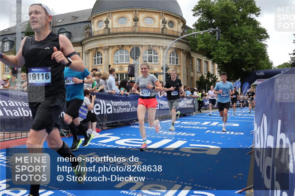 29.06.2025 - hella hamburg halbmarathon Strokosch-Dieckow http://msf.ph/oto/8268638 29.06.2025 10:45:59 Ziel 2189, 4277, 5648, 6460, 6532, 8269, 8577, 8871, 9585, 10792, 11821, 11936, 12084, 12269, 13630, 14462, 14804, 14911, 15149, 17008, 18081, 18185, 18702, 19116 meine-sportfotos.de