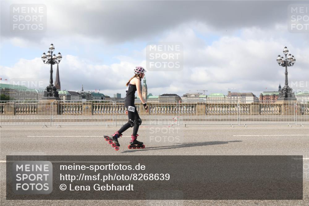 29.06.2025 - hella hamburg halbmarathon Lena Gebhardt http://msf.ph/oto/8268639 29.06.2025 09:04:41 Lombardsbrücke  meine-sportfotos.de