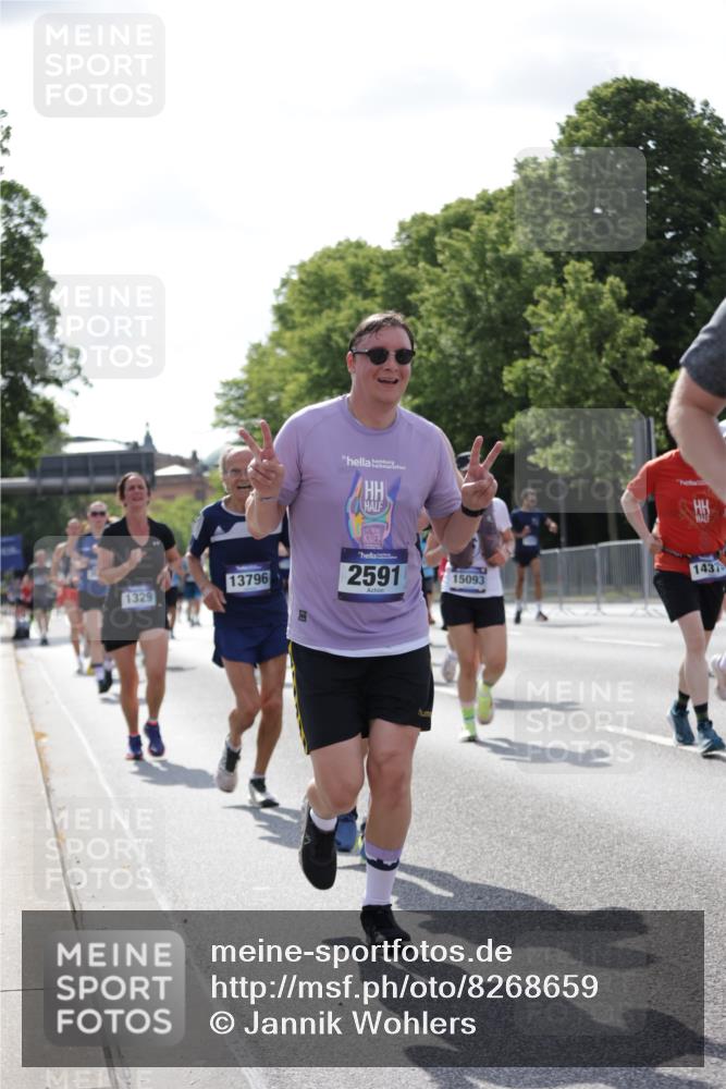 29.06.2025 - hella hamburg halbmarathon Jannik Wohlers http://msf.ph/oto/8268659 29.06.2025 10:01:12 Lombardsbrücke 1184, 1329, 1464, 1653, 1722, 1724, 1729, 1940, 2167, 2591, 2806, 2957, 3039, 3199, 3425, 3663, 4322, 4663, 5547, 5570, 5602, 5603, 5675, 6087, 6281, 6302, 6921, 7287, 8030, 8191, 8392, 8578, 8691, 8822, 8926, 10281, 10301, 10915, 11043, 12475, 12734, 12736, 13528, 13551, 13796, 14026, 14175, 14176, 14375, 14867, 15093, 15550, 16063, 16367, 16395, 16424, 16426, 16754, 16909, 17017, 17140, 17441, 17810, 18232, 18290, 18555, 18716, 18717, 18739, 18899, 18954, 19160 meine-sportfotos.de