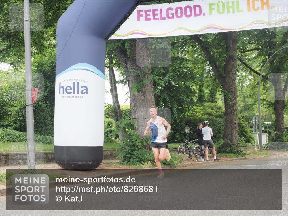 29.06.2025 - hella hamburg halbmarathon KatJ http://msf.ph/oto/8268681 29.06.2025 10:07:26 Zwischen KM18-KM19  meine-sportfotos.de