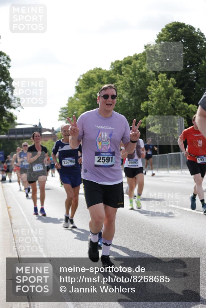 29.06.2025 - hella hamburg halbmarathon Jannik Wohlers http://msf.ph/oto/8268685 29.06.2025 10:01:12 Lombardsbrücke 1184, 1329, 1464, 1653, 1722, 1724, 1729, 1940, 2167, 2591, 2806, 2957, 3039, 3199, 3425, 3663, 4322, 4663, 5547, 5570, 5602, 5603, 5675, 6087, 6281, 6302, 6921, 7287, 8030, 8191, 8392, 8578, 8691, 8822, 8926, 10281, 10301, 10915, 11043, 12475, 12734, 12736, 13528, 13551, 13796, 14026, 14175, 14176, 14375, 14867, 15093, 15550, 16063, 16367, 16395, 16424, 16426, 16754, 16909, 17017, 17140, 17441, 17810, 18232, 18290, 18555, 18716, 18717, 18739, 18899, 18954, 19160 meine-sportfotos.de