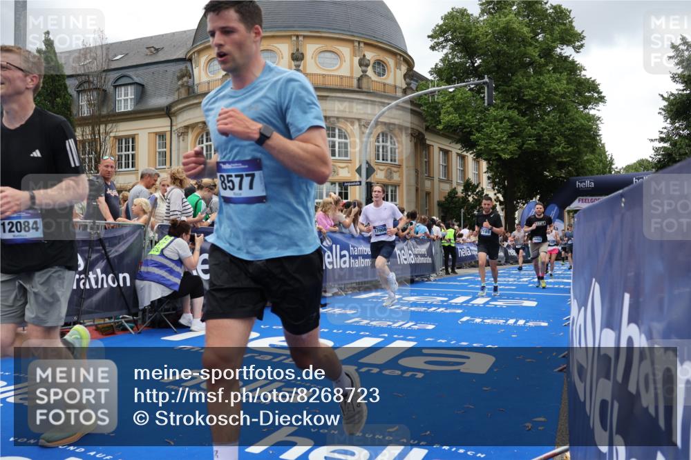29.06.2025 - hella hamburg halbmarathon Strokosch-Dieckow http://msf.ph/oto/8268723 29.06.2025 10:46:00 Ziel 2189, 4277, 5648, 6460, 6532, 7961, 8269, 8577, 8871, 9585, 11936, 12084, 12269, 13630, 14462, 14804, 14911, 15149, 17008, 18081, 18185, 18702, 19116 meine-sportfotos.de