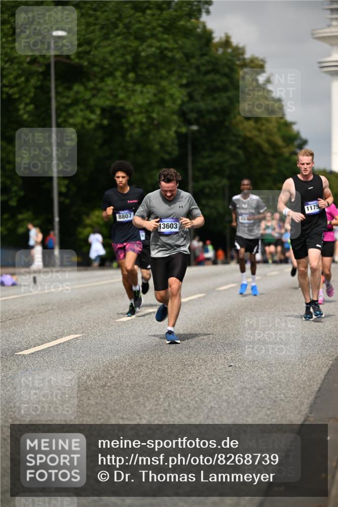 29.06.2025 - hella hamburg halbmarathon Dr. Thomas Lammeyer http://msf.ph/oto/8268739 29.06.2025 10:15:05 Kennedybrücke 1531, 2868, 4287, 5440, 8171, 8807, 8810, 10196, 10372, 11149 meine-sportfotos.de
